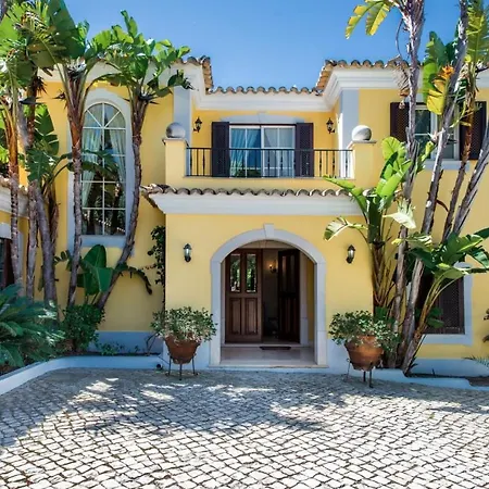 Plaza - Beautiful Spacious House Off Roundabout 6 Quinta Do * Кинта-до-Лаго