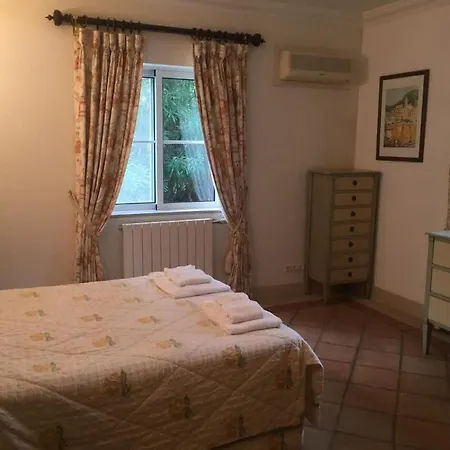 Plaza - Beautiful Spacious House Off Roundabout 6 Quinta Do * 金塔湖